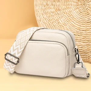 תיק-Crossbody במבחר צבעים ורצועה מתכוונת תיקי צד לנשים מעור אמיתי,קלאסי בעיצוב נקי ואלגנטי .